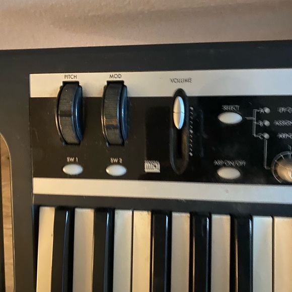 Krong keyboard, jbl speaker - Picture 7 of 8